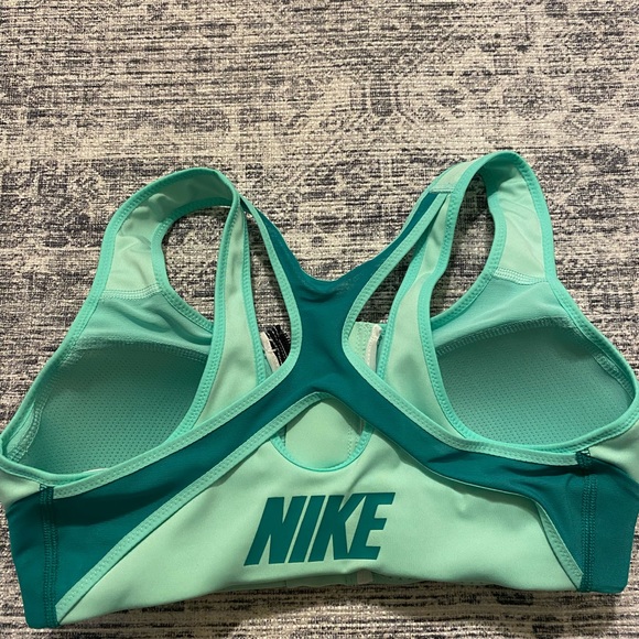 Nike Sports bra - Picture 3 of 4